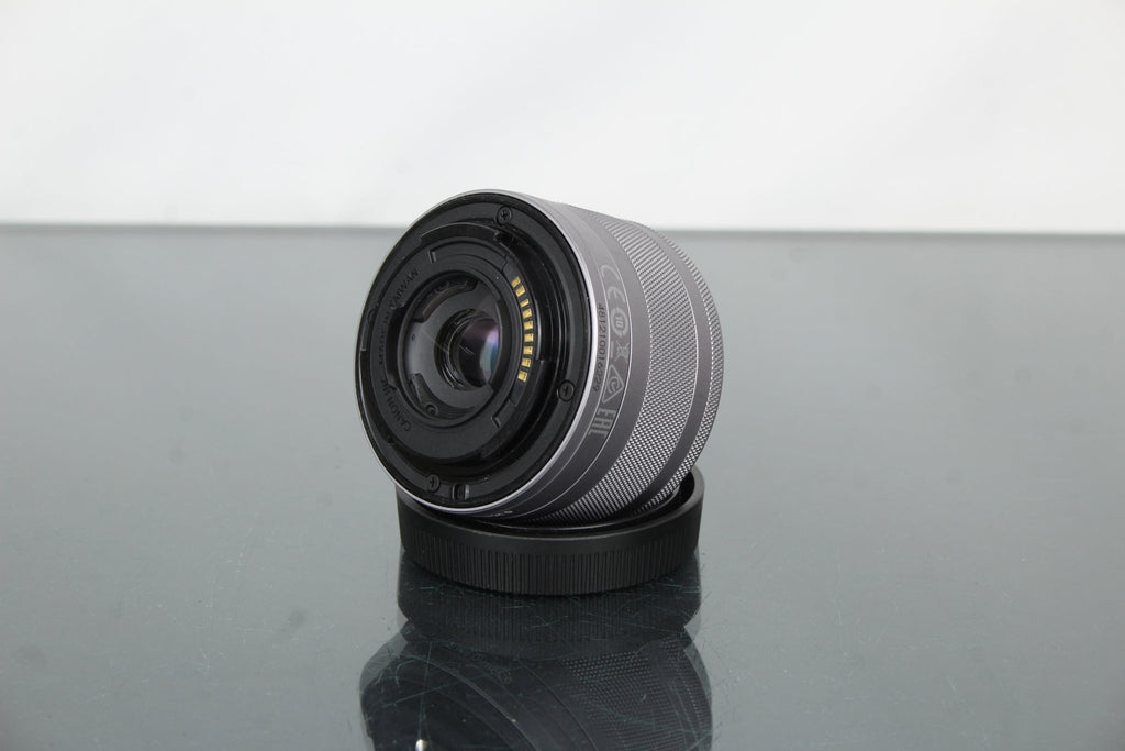 Canon Zoom Lens EF - M 15 - 45mm 1:3.5 - 6.3 - Dutch|Thrift