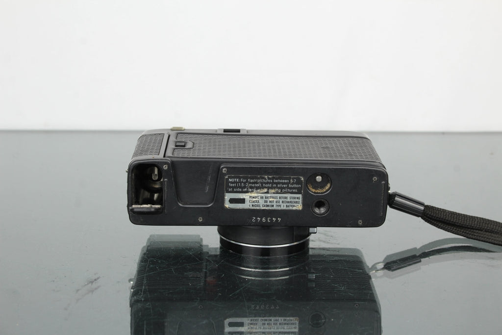 Konica C35 EF P - Dutch|Thrift