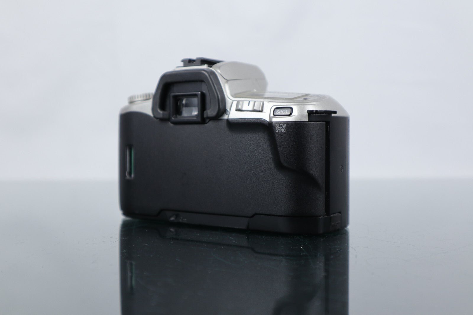 📷 Minolta Dynax 404si | 35mm SLR Film Camera | Minolta 35 - 80mm Lens - Dutch|Thrift