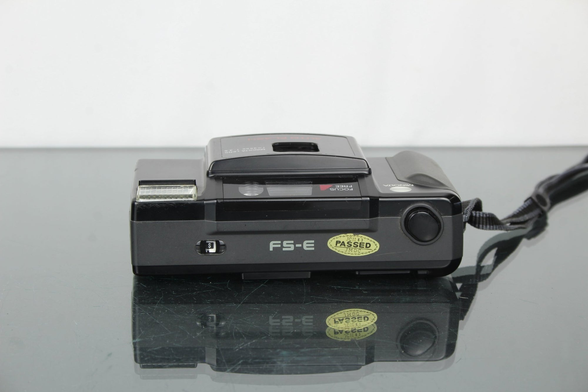 Minolta F5 - E - Dutch|Thrift
