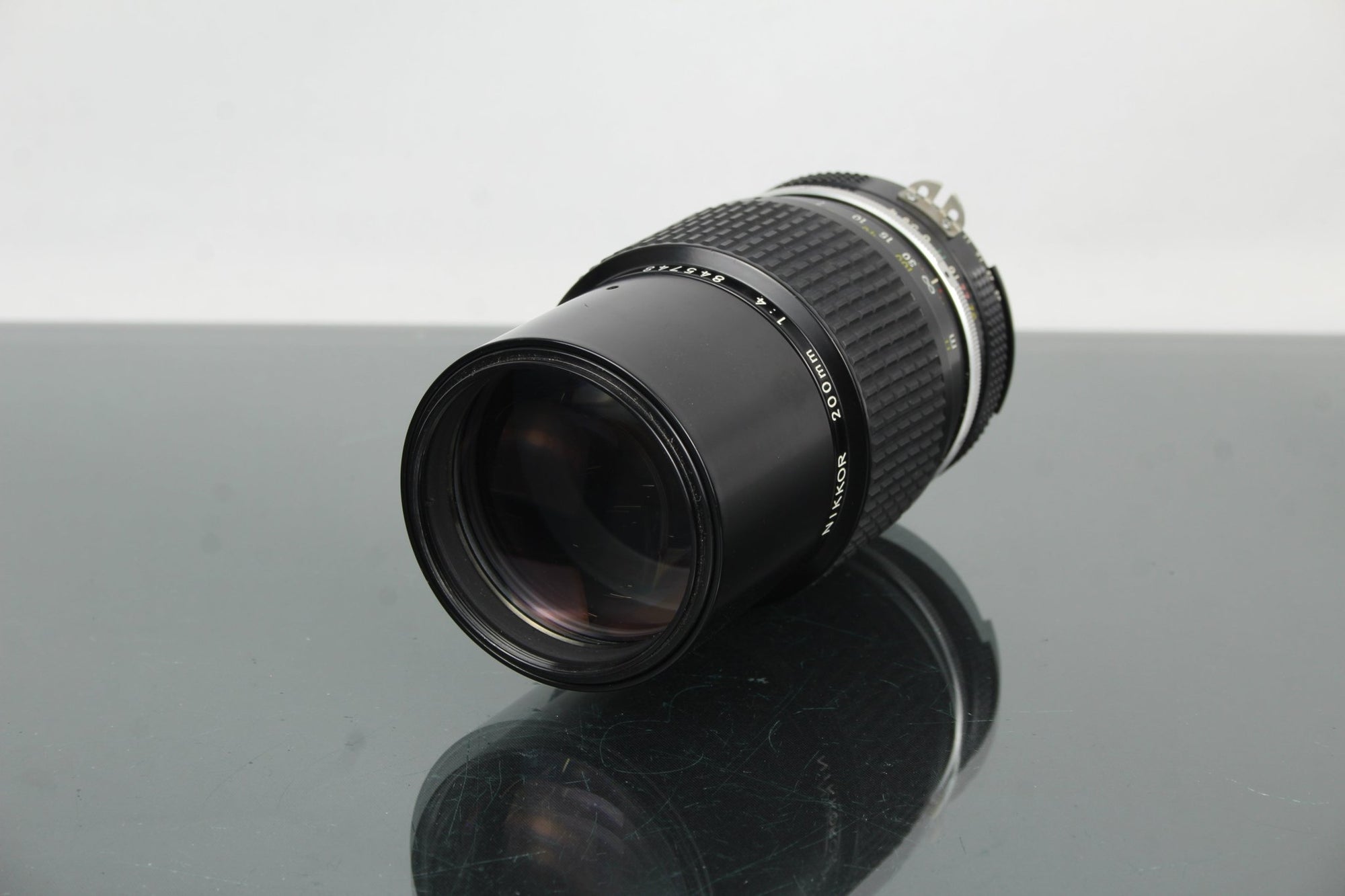 Nikkor 200mm 1:4 Nikon F mount - Dutch|Thrift