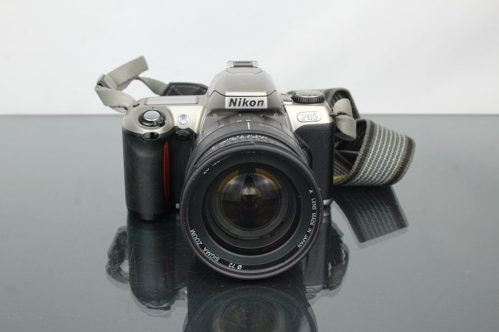 Nikon F65 + Sigma Zoom 28 - 105mm 1:2.8 - 4 - Dutch|Thrift