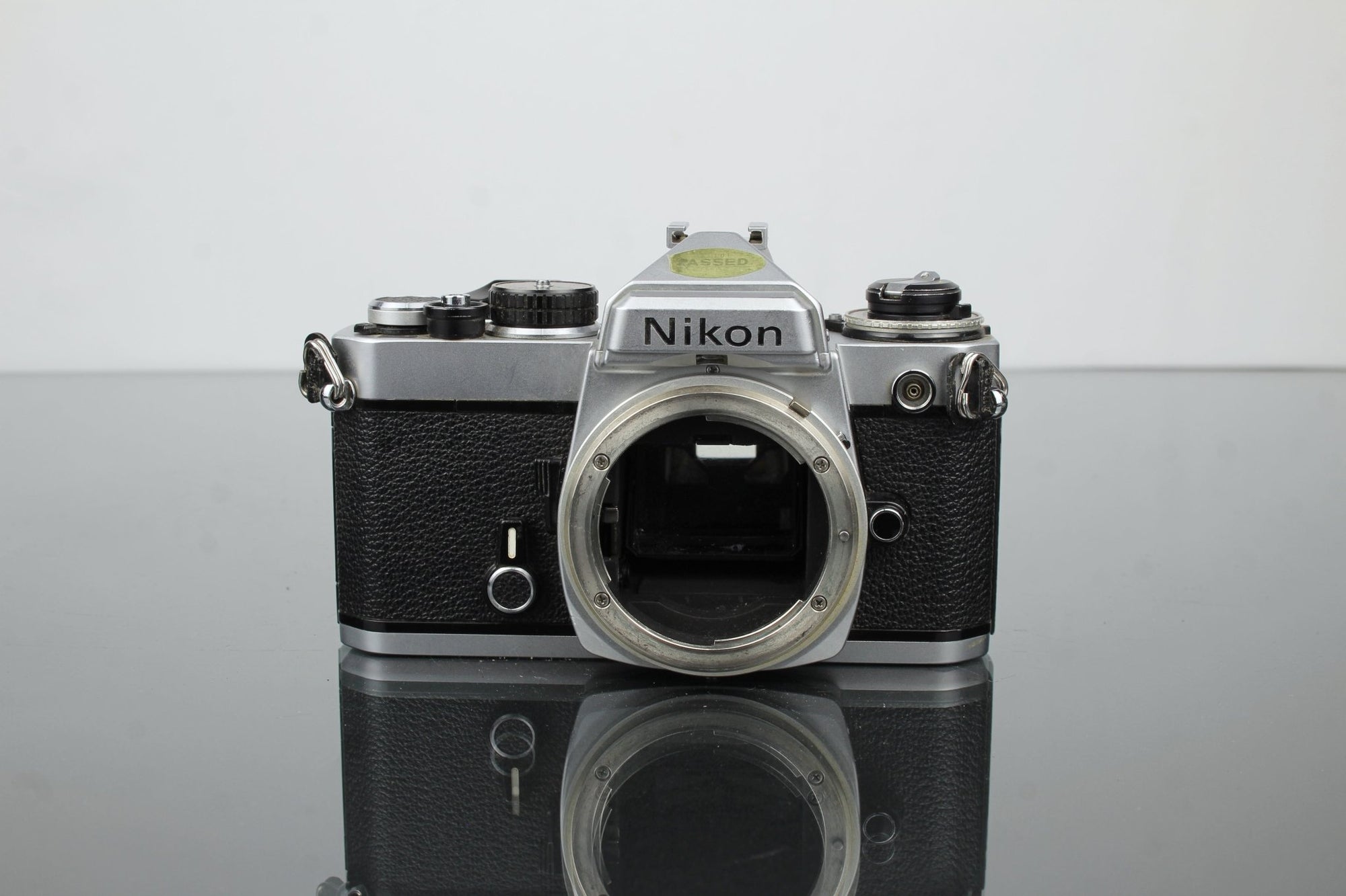 Nikon FE - Dutch|Thrift