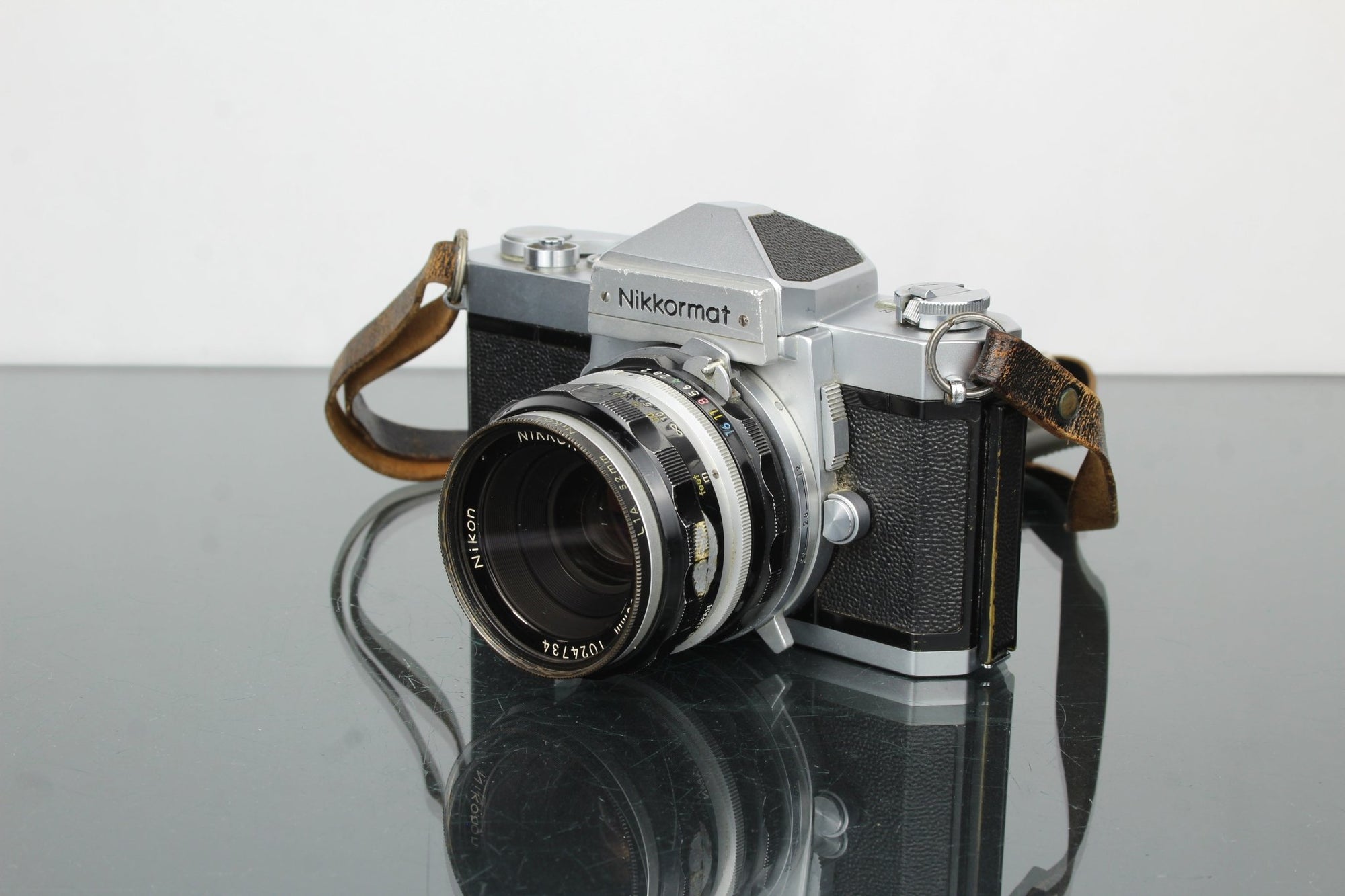 Nikon Nikkormat FT + Nikon Nikkor - H Auto 1:2 f=50mm - Dutch|Thrift