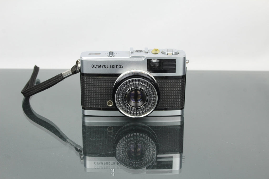 Olympus Trip 35 - Dutch|Thrift