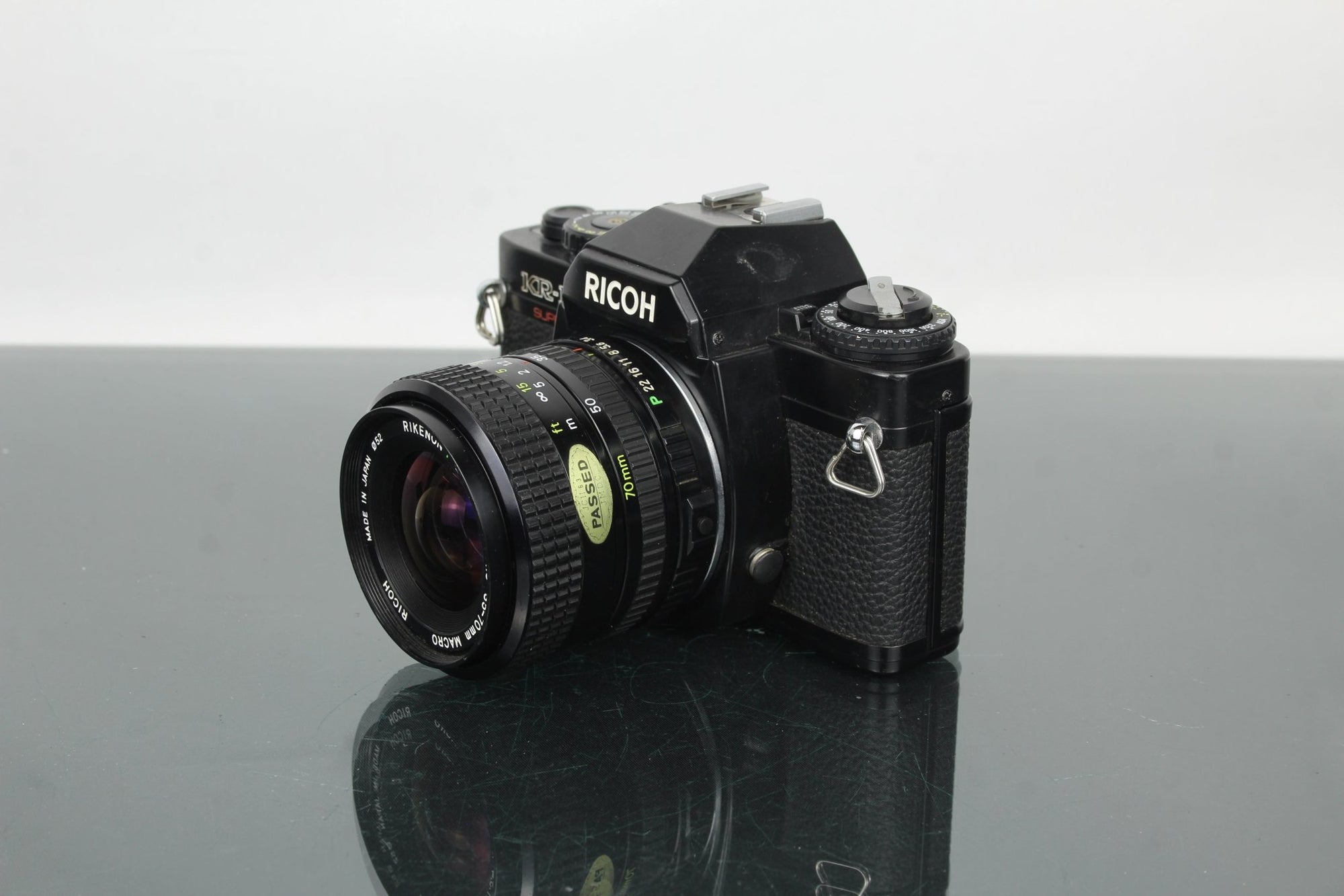 Ricoh KR - 10 Super + Rikenon 35 - 70mm 1:3.4 - 4.5 lens - Dutch|Thrift