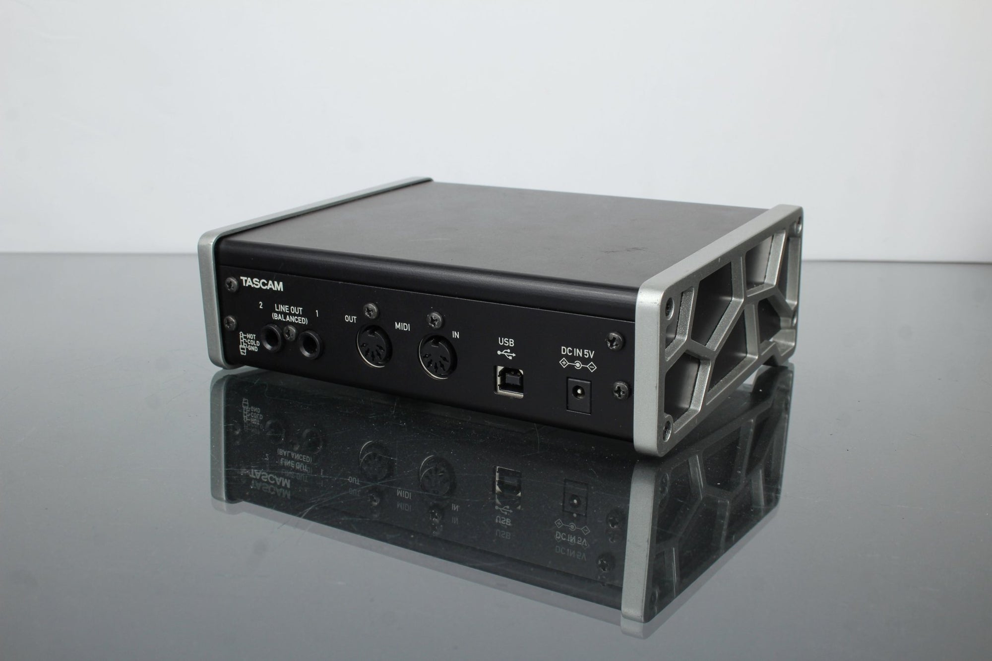 Tascam US - 2x2 - Dutch|Thrift