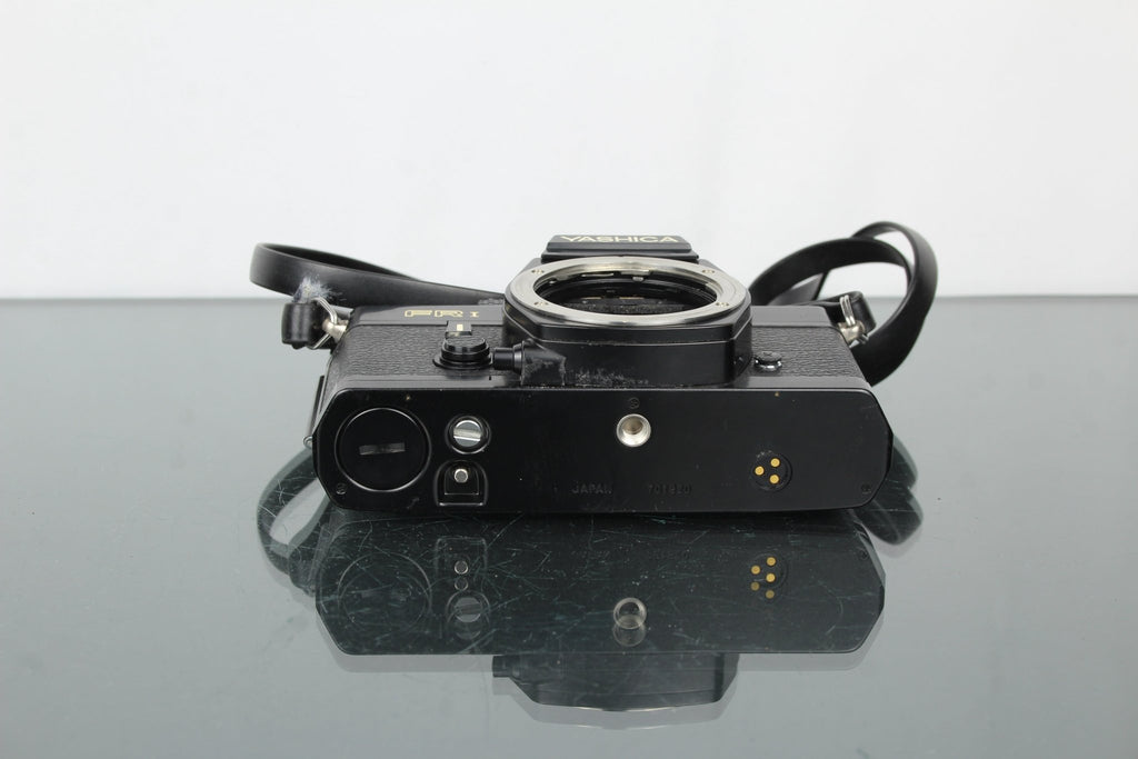 Yashica FR 1 - Dutch|Thrift